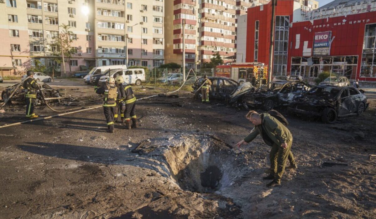 Ruskú útoky na Ukrajinu zabili osem civilistov, medzi obeťami sú aj deti