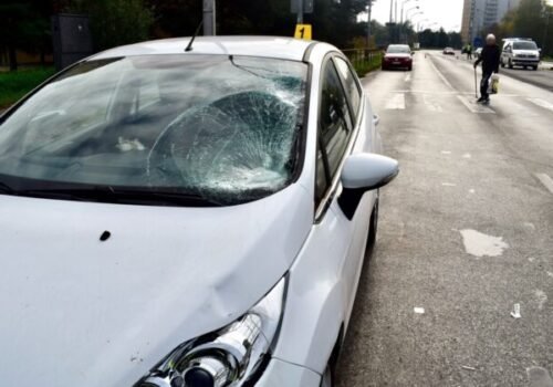 Chodkyňu v Leviciach zrazilo na priechode auto, v nemocnici zraneniam podľahla