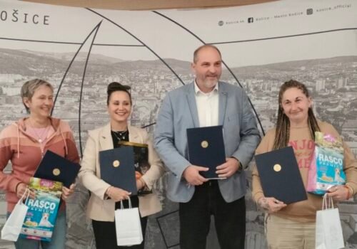 Mesto Košice spustilo zbierku pre opustené zvieratá, Polaček tiež podpísal zmluvy o poskytnutí dotácií pre útulky (foto)
