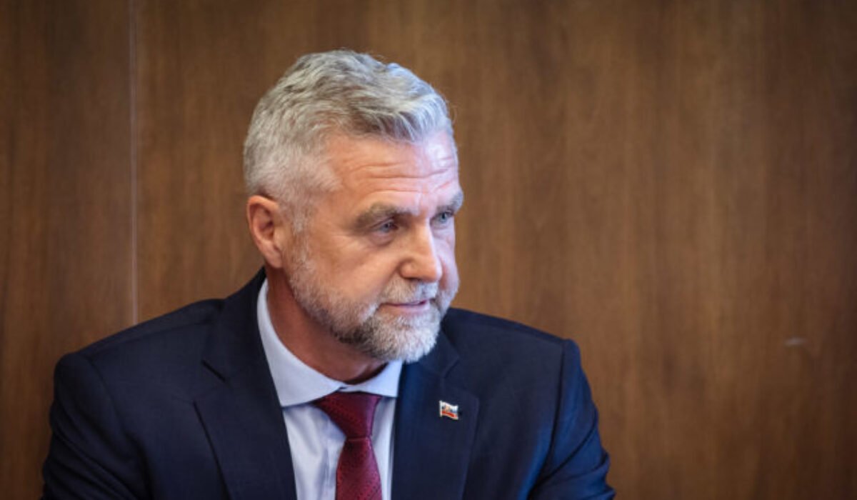 Tibor Gašpar ako predseda výboru pre obranu a bezpečnosť končí, vo funkcii ho nahradí Richard Glück