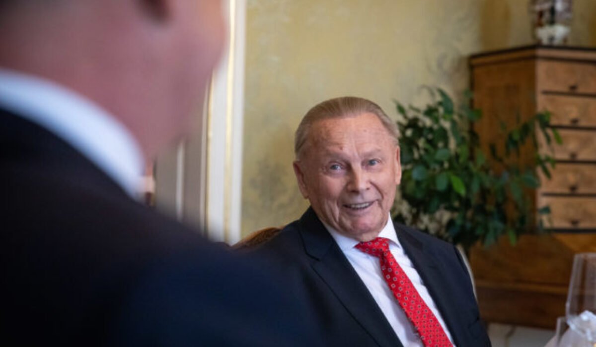 Exprezident Schuster je zvedavý na sľuby Trumpa o ukončení konfliktu na Ukrajine, pre Slovensko je dôležité členstvo v NATO (video+foto)