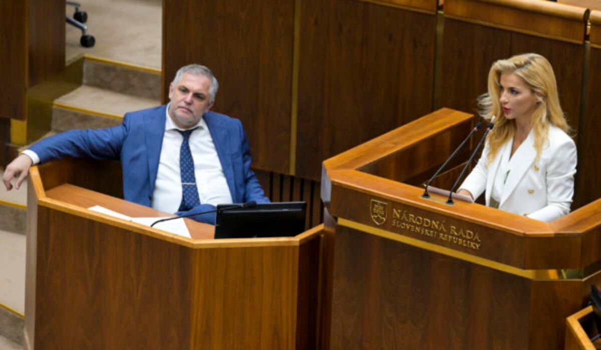 Parlament dosiaľ nezvolil piatich členov Rady STVR, podľa Michelka dohodu narúša strana Hlas