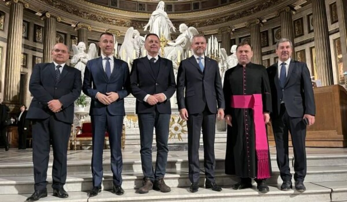 Prezident Pellegrini vycestoval do Paríža, vystúpi na zasadnutí Rady OECD