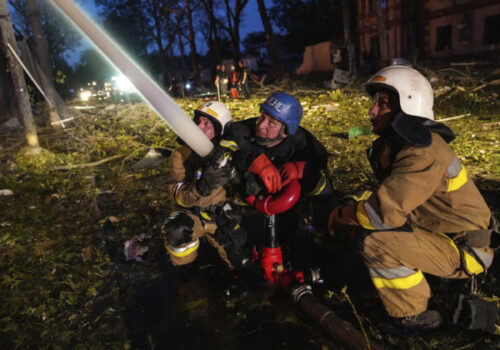 Ruský útok dronmi na mesto Mykolajiv zabil päť ľudí