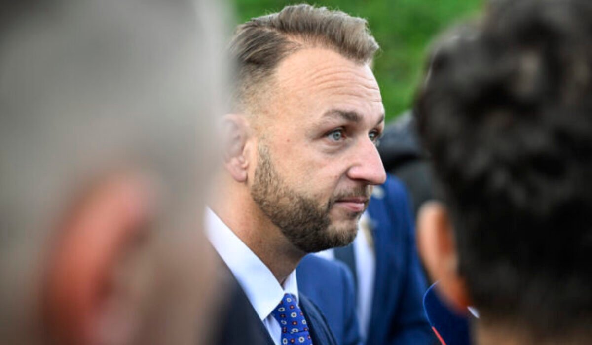 Polícia odmietla trestné oznámenie pre cestu Šutaja Eštoka na preteky F1, Zastavme korupciu podá sťažnosť