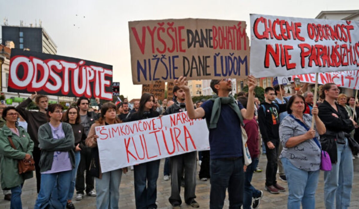 Slovenská kultúrna pochodeň sa rozhorí na výročie Nežnej revolúcie, štafeta začne v Humennom a vyvrcholí protestom v Bratislave