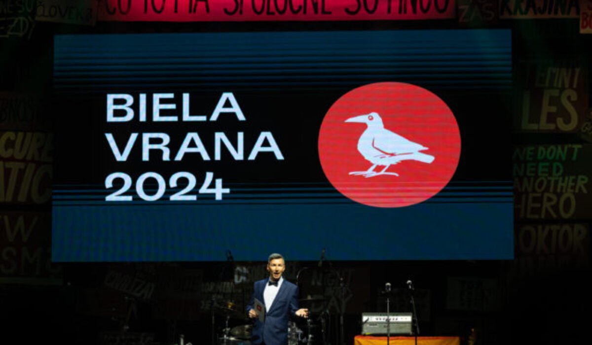 Bielu vranu udeľovali po sedemnásty raz, ocenenie získali novinári, ochranár prírody, prokurátor aj umelkyňa (video+foto)