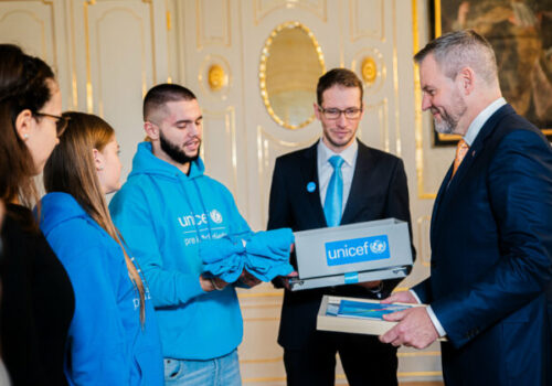 Prezident Pellegrini pri príležitosti Svetového dňa detí prijal študentov v rámci projektu UNICEF Kids Takeover (video+foto)