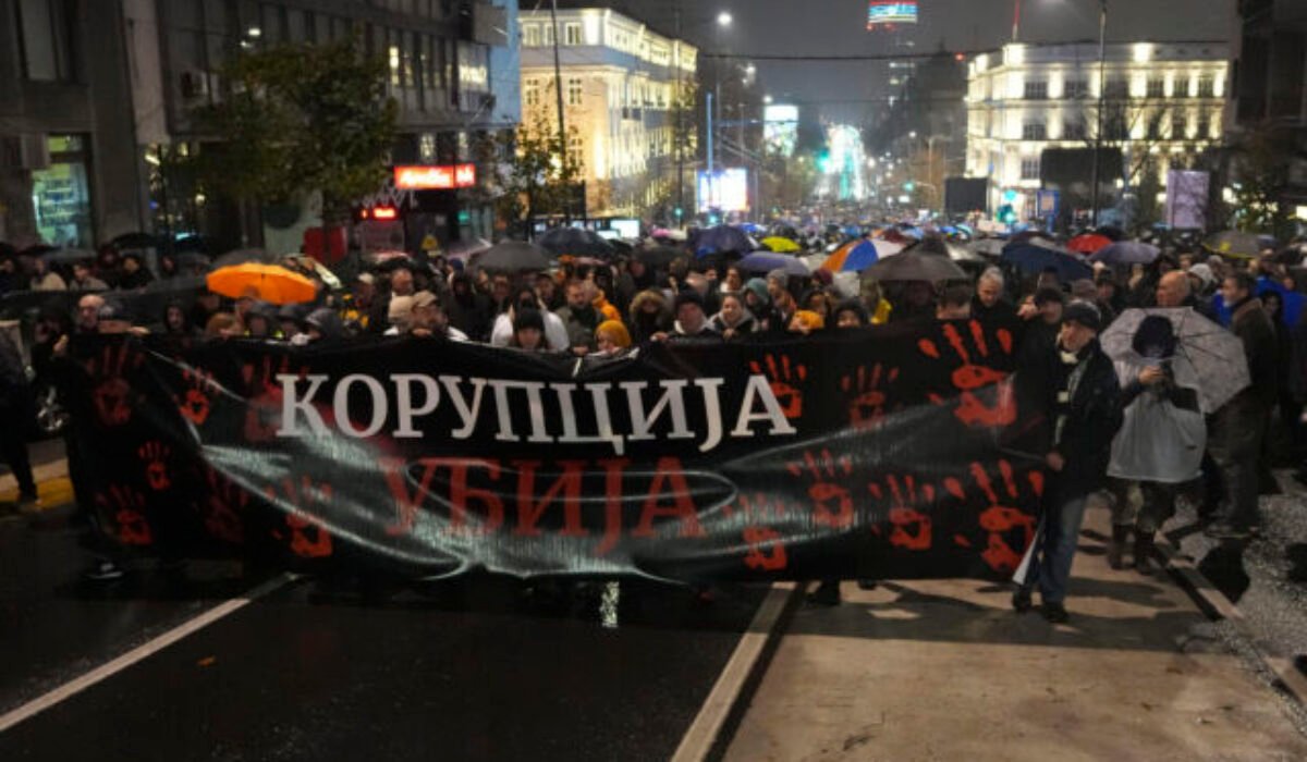 Po tragédii na železničnej stanici v srbskom Novom Sade zatkli 11 ľudí