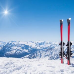 Slovenská zima slabne, turisti aj peniaze odchádzajú do Álp, upozorňuje analytik