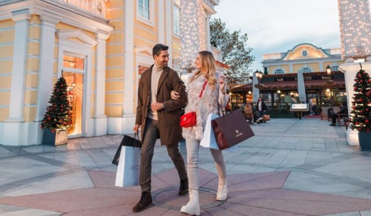 Late Night Shopping a zľavy až 80%: Z centra Bratislavy priamo do Parndorfu už aj autobusom
