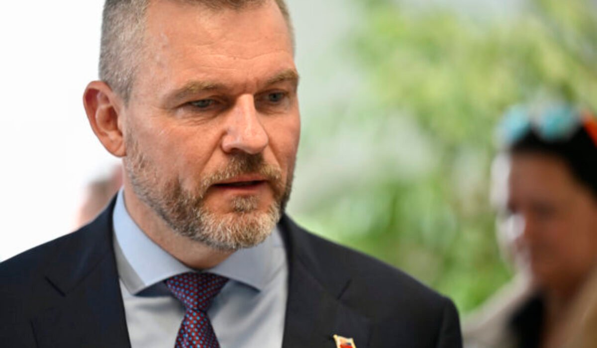 Pellegrini odmieta úvahy o úradníckej vláde, Migaľ sa v rozhovore podľa Šutaja Eštoka „vyvracal“ na prezidenta – VIDEO