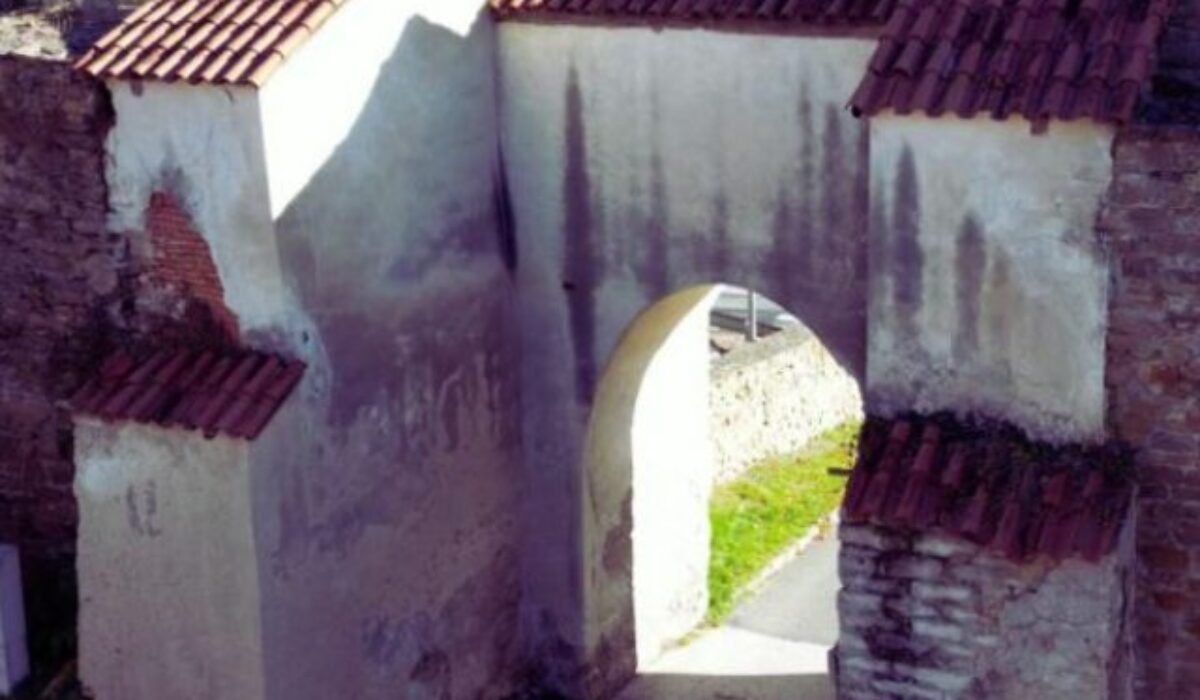 Mendharská brána v Levoči je pre havarijný stav zatvorená, mesto začalo s jej rekonštrukciou