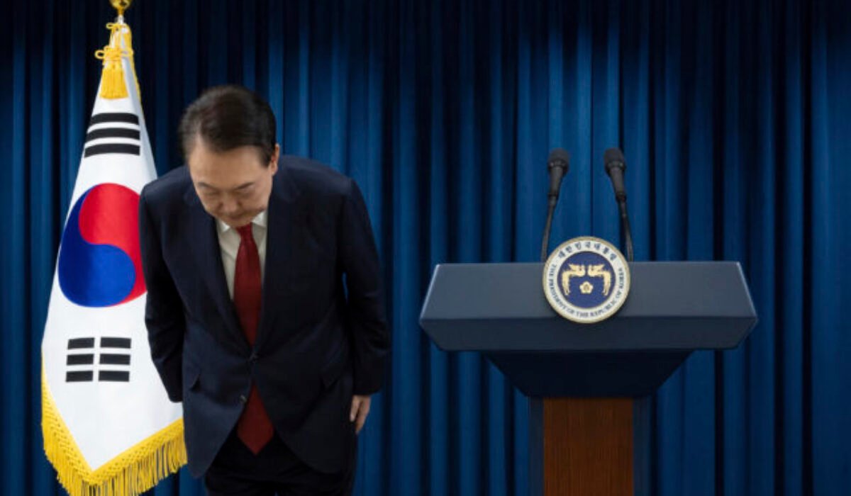 Juhokórejský prezident sa ospravedlnil za vyhlásenie stanného práva, chce zaň prevziať zodpovednosť – FOTO