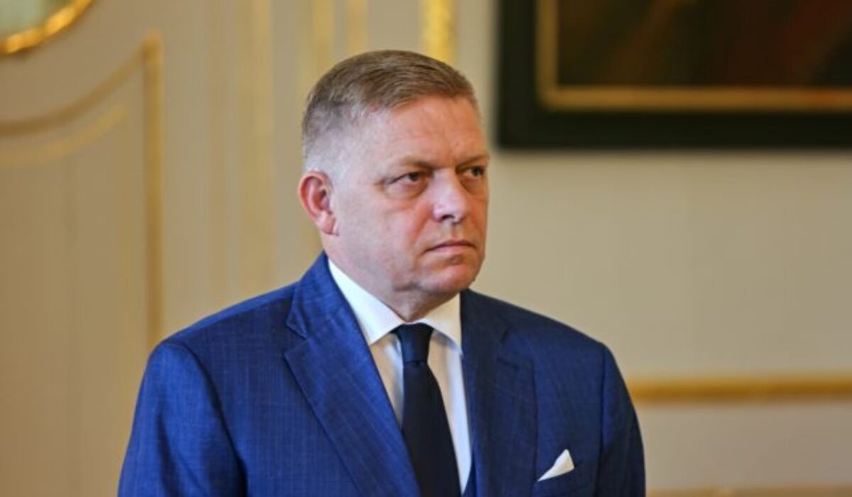 Fico navštívi Vatikán a stretne sa s pápežom Františkom, na pracovnú cestu berie aj svoju matku