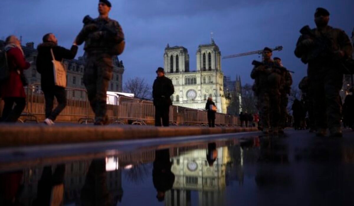 Katedrálu Notre-Dame v Paríži znovu otvoria, medzi hosťami bude aj Trump či Zelenskyj – FOTO