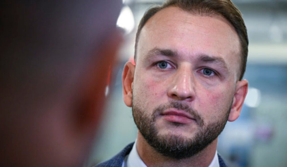Hlas má pri zvyšovaní výdavkov na obranu jasnú červenú čiaru, Šutaj Eštok prezradil aj termín okrúhleho stola