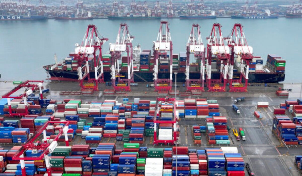 Rast čínskeho exportu sa v novembri výrazne spomalil