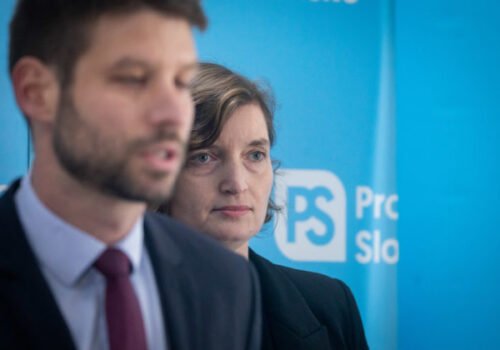 Progresívci podávajú podnet na ústavný súd pre lex atentát, žiadajú posúdenie jeho súladu s ústavou – VIDEO