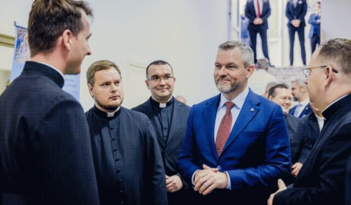 Prezident Pellegrini: Cirkev môže prispieť k lepšej a solidárnejšej spoločnosti, rok 2025 môže byť rokom lepších vzťahov