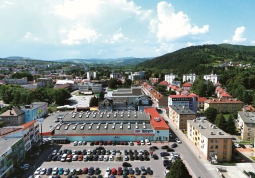 V Čadci zachránila COOP Jednota starú budovu po bývalej fabrike Tatra. Dnes slúži všetkým