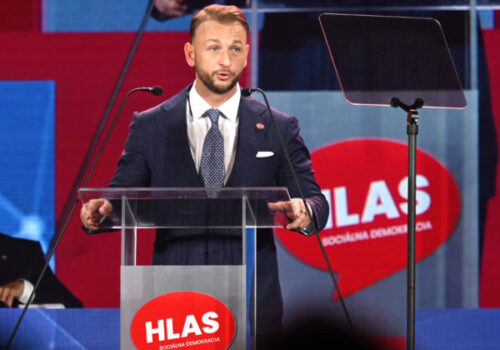 Hlas-SD až štvrtý, Demokrati v parlamente a SaS mimo. Prieskum preferencií prekvapil