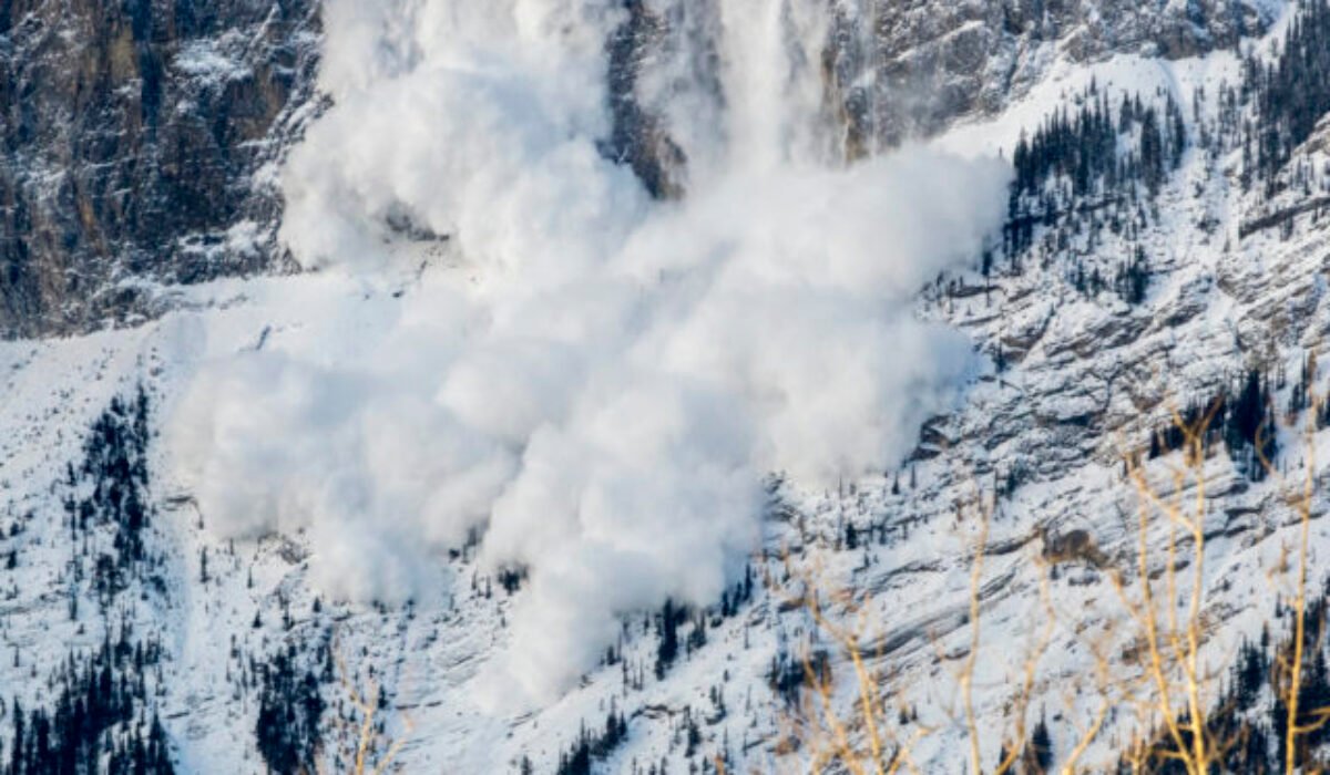 Lavínu na hore Pirin spôsobili lyžiari, zahynula pri nej jedna osoba