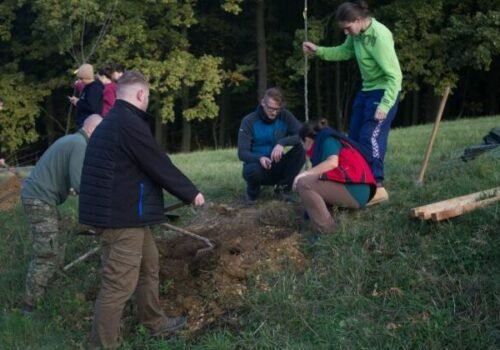 Pri zrúcanine kláštora Katarínka rastú opäť ovocné stromy, dobrovoľníci nadviazali na prácu mníchov