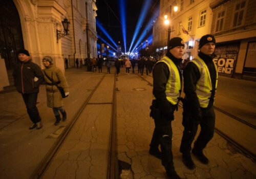 Polícia počas silvestrovských osláv posilní dohľad v uliciach, kontrolovať bude aj používanie zábavnej pyrotechniky