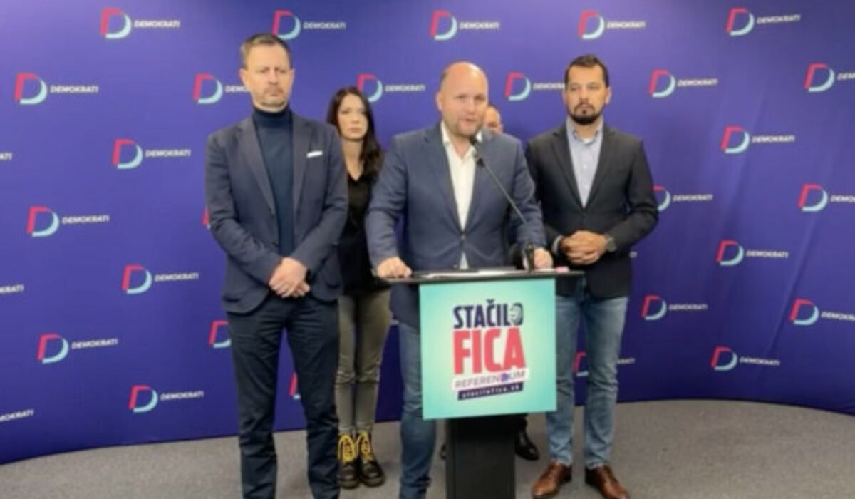 Fico roztrhal našu zahraničnú politiku na franforce. Demokrati pripravili návrh na vyslovenie nedôvery vláde – VIDEO