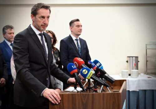 Kresťanskí demokrati chcú od Fica odpovede, požiadajú o zvolanie mimoriadneho výboru a neskôr aj schôdze parlamentu