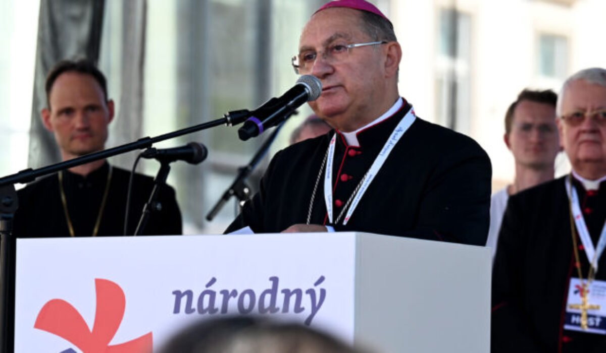 Arcibiskup Bober želá, aby bol rok 2025 obnovou vzťahov pre posilnenie úctivého dialógu na všetkých úrovniach spoločnosti