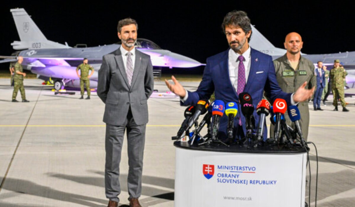 Na Slovensko by malo prísť ešte ďalších 11 stíhačiek F-16, tvrdí minister Kaliňák – FOTO