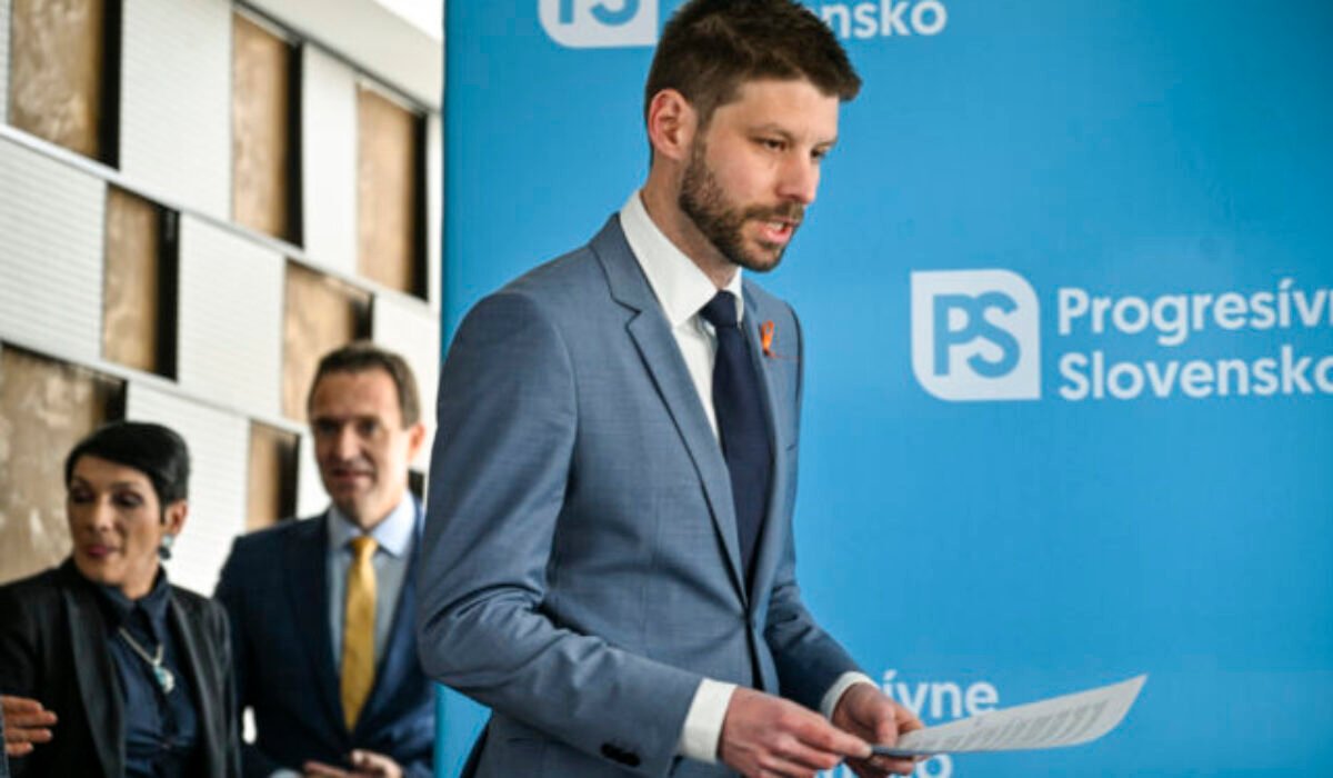 Robert Fico hovorí iba o sebe, nerieši problémy ľudí, reagoval na novoročný prejav premiéra Michal Šimečka