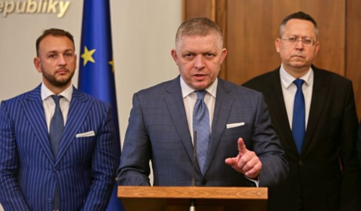 Nárast rebelujúcich politikov koalície či úspešné odvolanie niektorého ministra, politológ predstavil víziu do nového roka