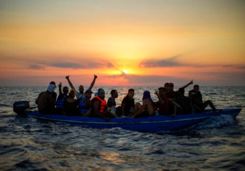 Pri pobreží Tuniska sa potopili dva člny s migrantmi, najmenej 27 z nich zomrelo