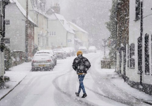 Britskí meteorológovia varujú pred kalamitou, spadnúť má až 40 centimetrov snehu
