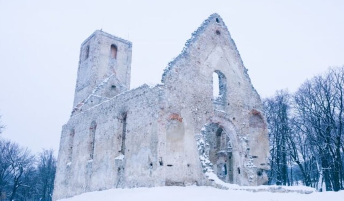Na Katarínke pri Trnave našli vlani vchod do kláštornej pivnice aj zachované nápisy z dávnych čias