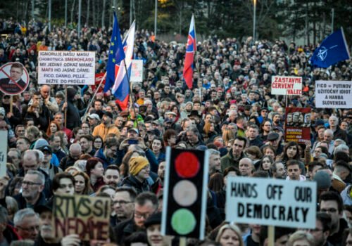 Slovákov opúšťa optimizmus a väčšina si myslí, že tento rok bude horší než minulý. V čom to pôjde zlým smerom?