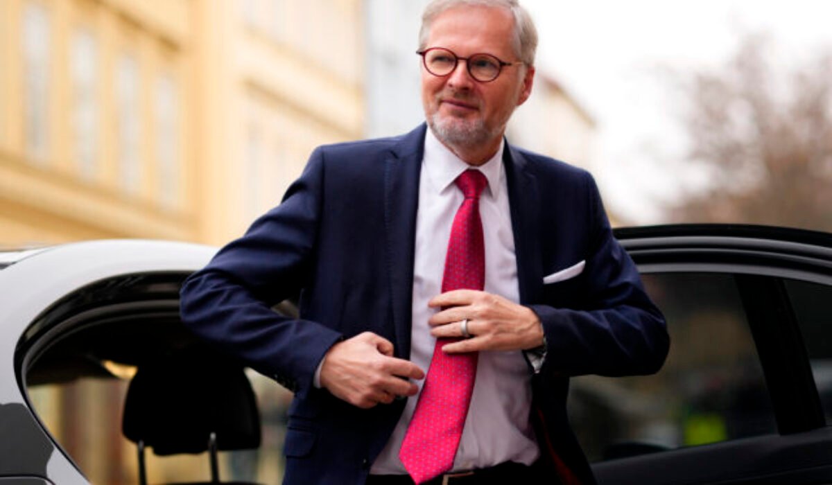 Podľa českého premiéra je reálne zvýšiť výdavky na obranu na 3 percentá HDP