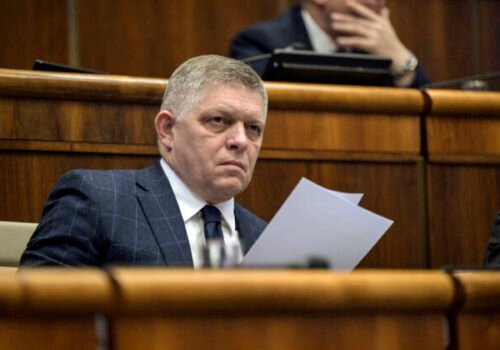 Premiér Fico napísal list Muskovi, je ochotný sa s ním stretnúť a riešiť zneužívanie zahraničných fondov