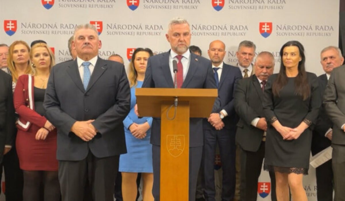 Gašpar: Mimoriadna schôdza na vyslovenie nedôvery vláde je súčasťou širšieho scenára – VIDEO