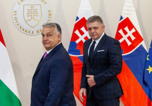 Fico sa s maďarským premiérom Orbánom zhodol v téme tranzitu plynu, skritizoval aj opozíciu – VIDEO, FOTO