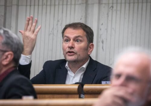 Poslanci si vypočuli správu SIS, podľa Matoviča natáral Fico bludy a Mikloška sklamal štýl aj obsah – VIDEO