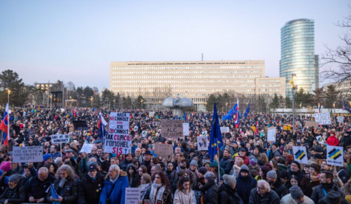 Petra Vlhová, Martin Pospíšil či Ondrej Duda. Protestné zhromaždenia na Slovensku podporili aj športové osobnosti