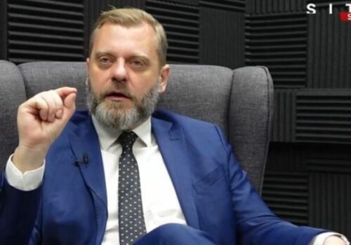 Ficova vláda chce podľa Krúpu meniť systém a zastrašovať ľudí, Slovensku hrozí nastolenie autokratického režimu – VIDEO