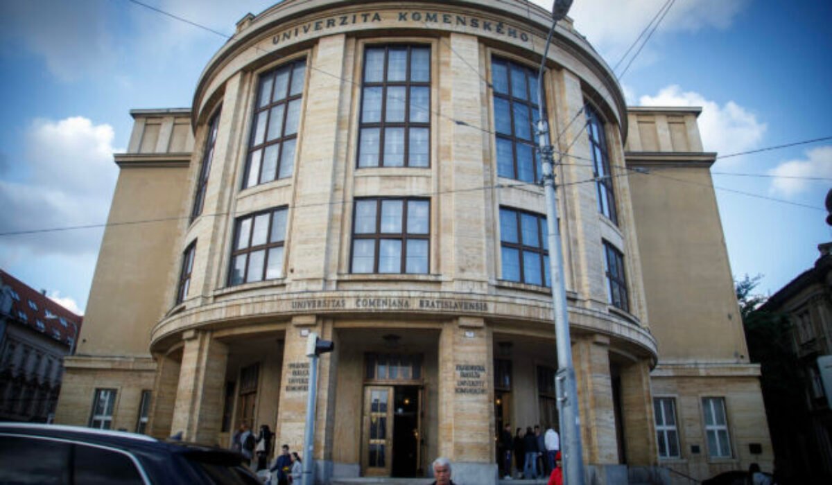 Vedenie Univerzity Komenského reaguje na spoločenskú situáciu, vyzýva na sebareflexiu účastníkov konfliktu