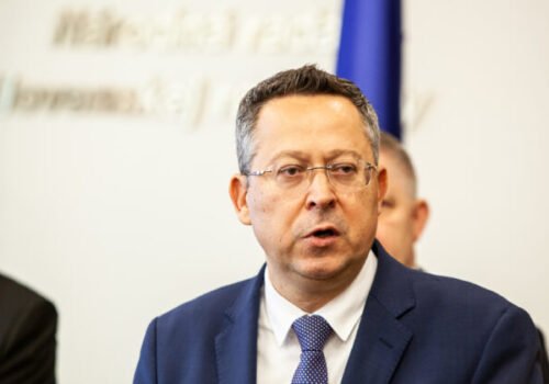 Podvodníci zneužívajú tvár ministra Kamenického, lákajú ľudí na falošné investície