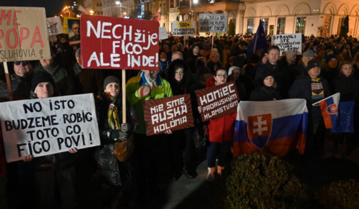 Účasť a vyjadrenie názoru na demonštráciách je legitímne. Hlavná téma protestov však podľa ministra práce neexistuje