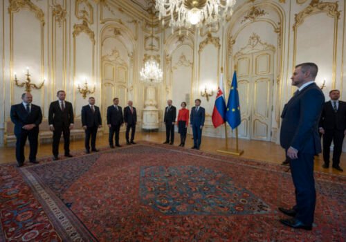 Prezident Pellegrini odovzdal poverovacie listiny piatim veľvyslancom – FOTO